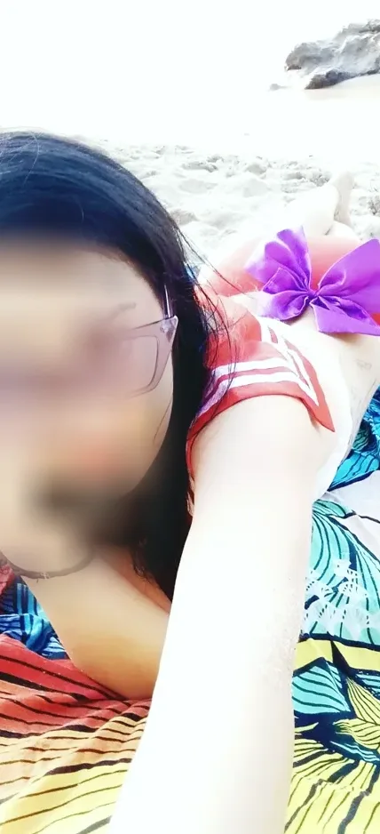 Andrea, 37