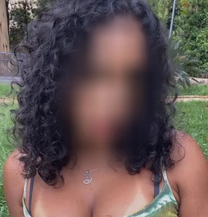 Jasmin, 24
