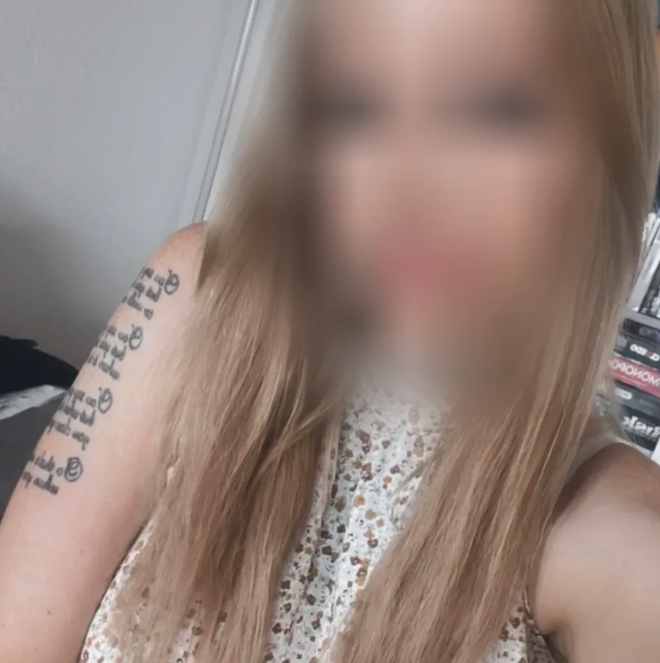 Julie, 30