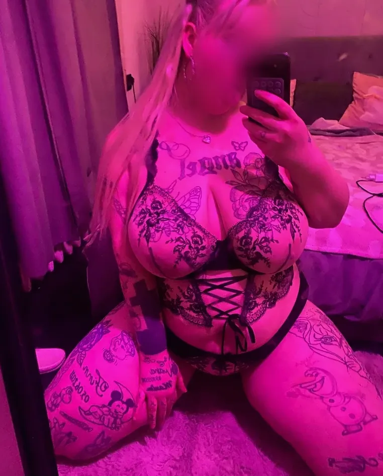 Louise, 27