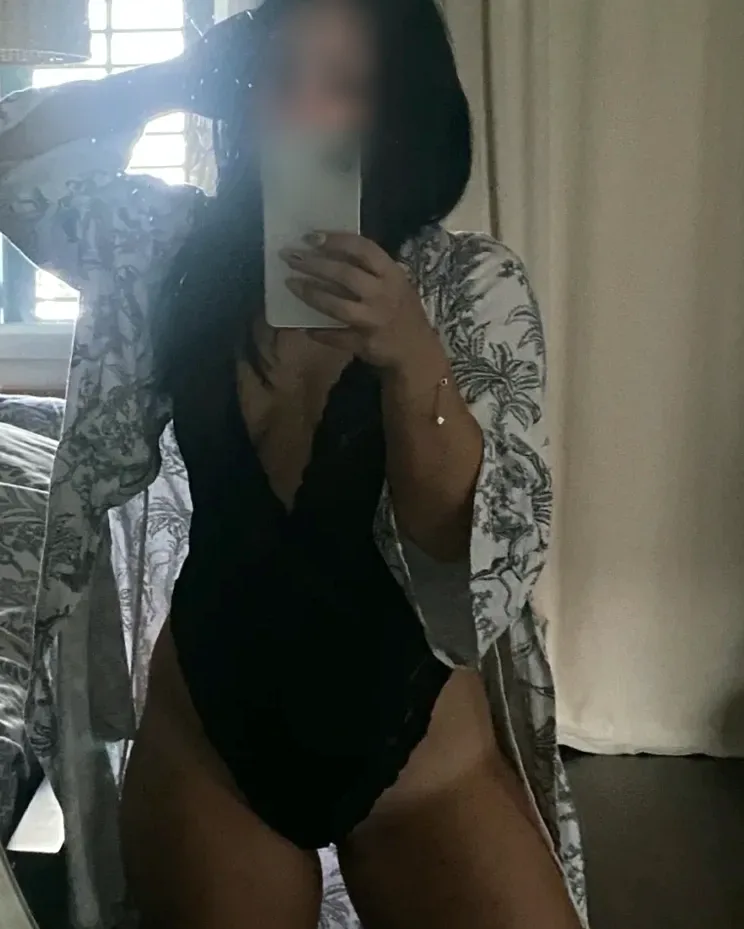 Nadia, 38